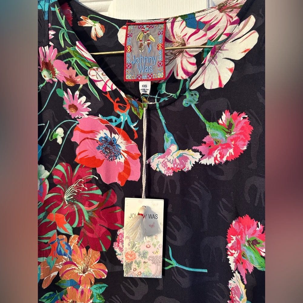 JOHNNY WAS XS Oasis Tandis Black Floral Giraffe Tunic Blouse Scalloped Hem Cuff - Picture 4 of 14